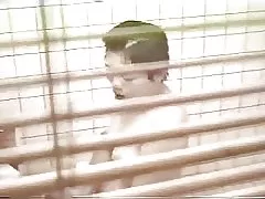 也许她的胸都是假的，但他们的爱是真实的