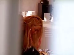 性感的色情明星吸他妈的鸡巴在公共场所