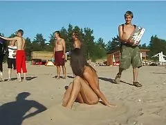年轻的婊子的哭声而得到深喉的大鸡巴