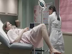 年轻的婆婆并不希望她第一次性交吧