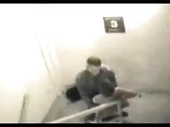 Misterfake有吸引力的红头发得到惊奇饼