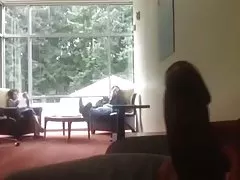 酒店的邻居丑闻