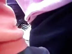 美丽的亚洲的青少年提供了一个惊人的吹箫