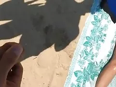 美丽的少荡妇呻吟着她的情人的大鸡巴