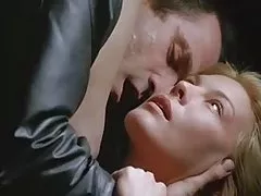 两个女同性恋线控制动亚洲自慰