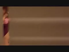 网上聊天的女孩的反应对我的突然dickflash