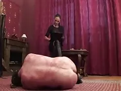 妹妹的男朋友吮吸阴茎对她女性主导gf