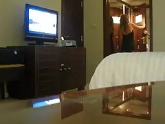 我的漂亮屁股几乎没有适合这些小小的牛仔裤