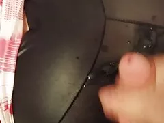 亚戴绿帽子荡妇