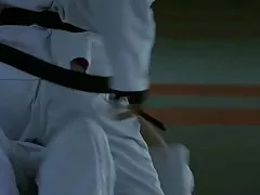 微小的金发女郎真的青少年有一个良好他妈的